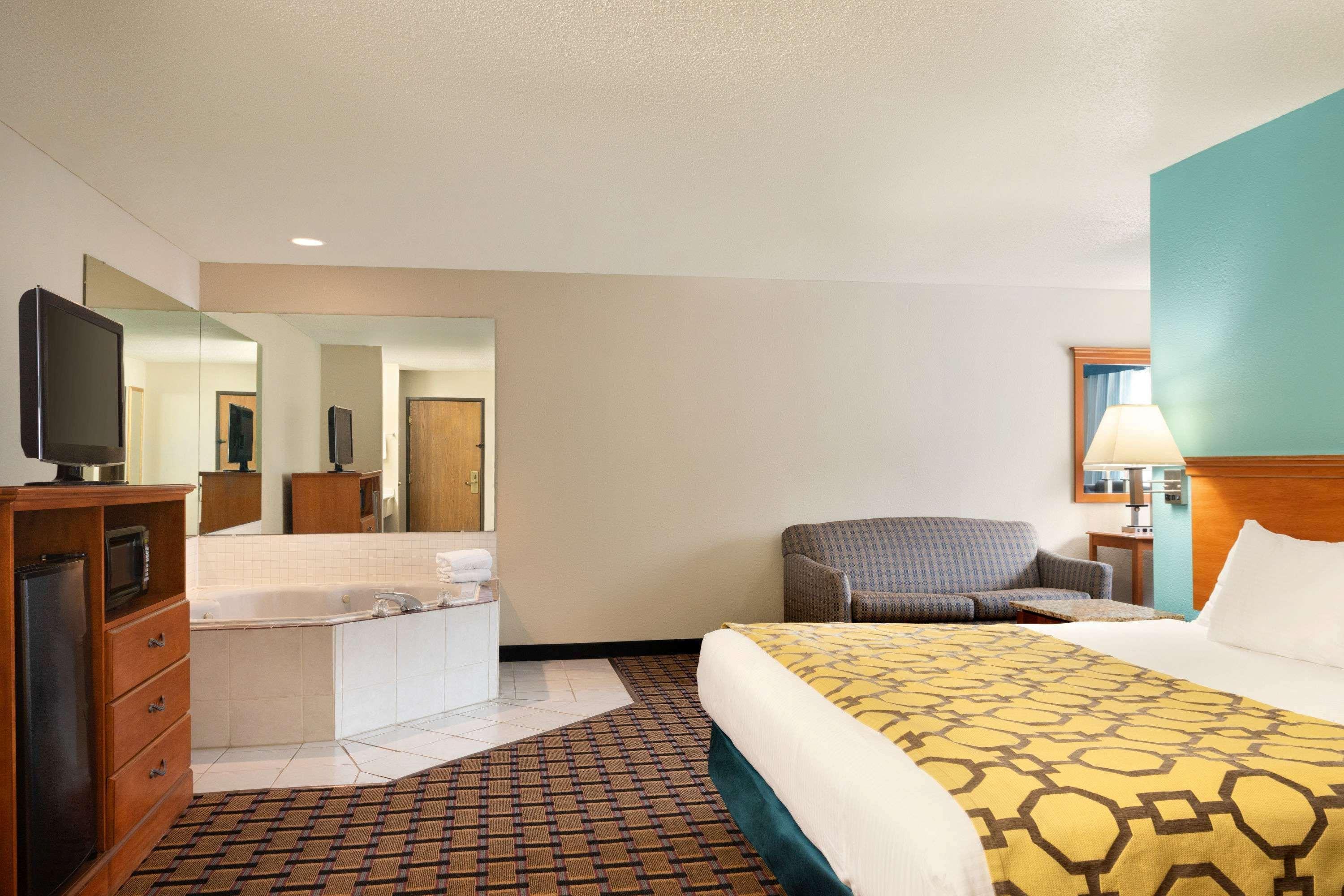 Baymont By Wyndham Hotel 2*