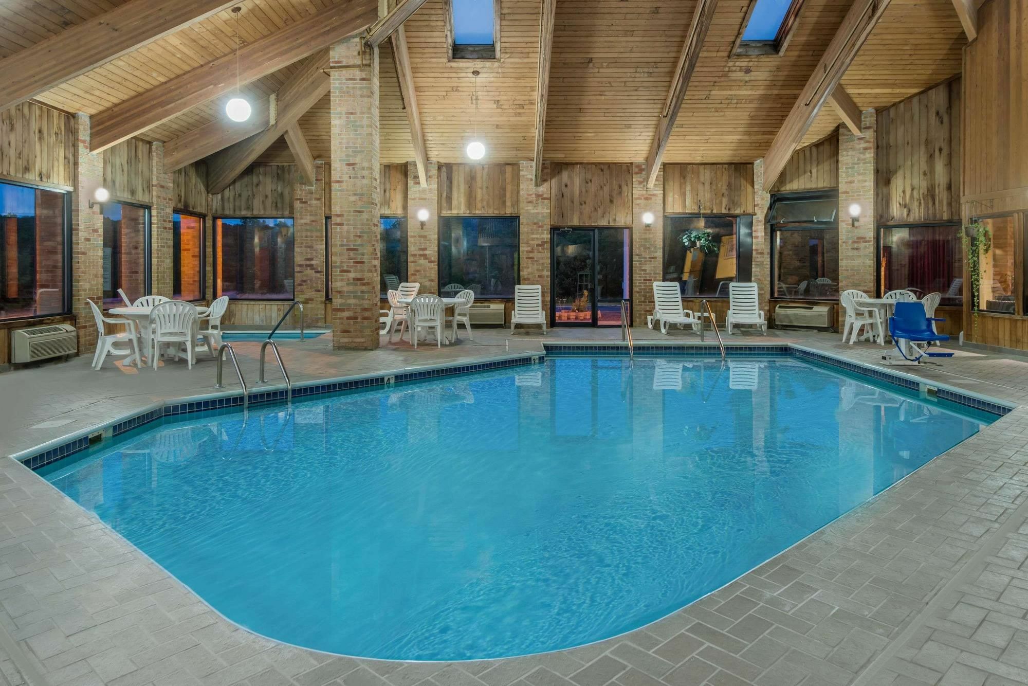 Baymont By Wyndham Hotel 2*